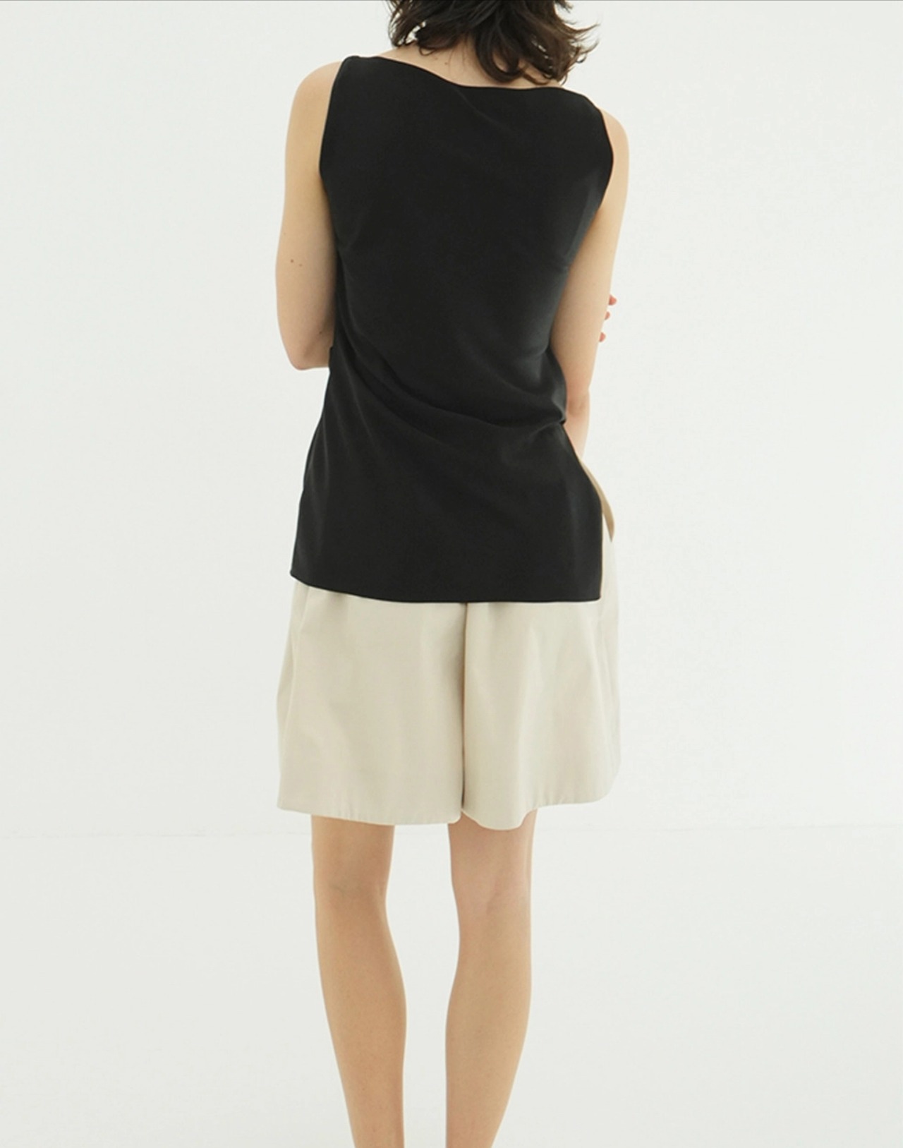 CLANE SATIN DRAPE TOPS 3色展開