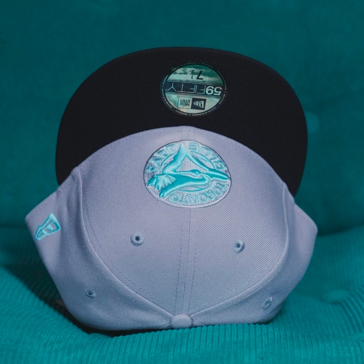 【gifthat別注】NEW ERA 59FIFTY/5950 TORJAYCO トロント・ブルージェイズ GRAY BLACK SEAGLASS