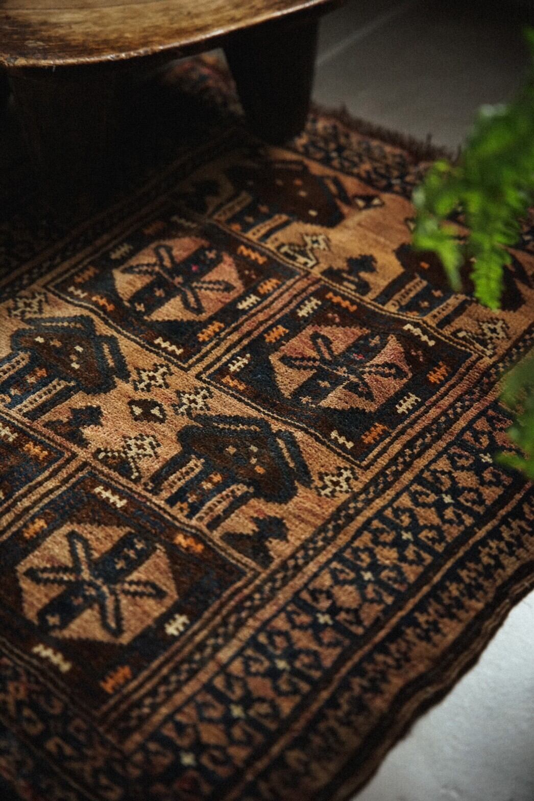 452-Vintage Maldari rug