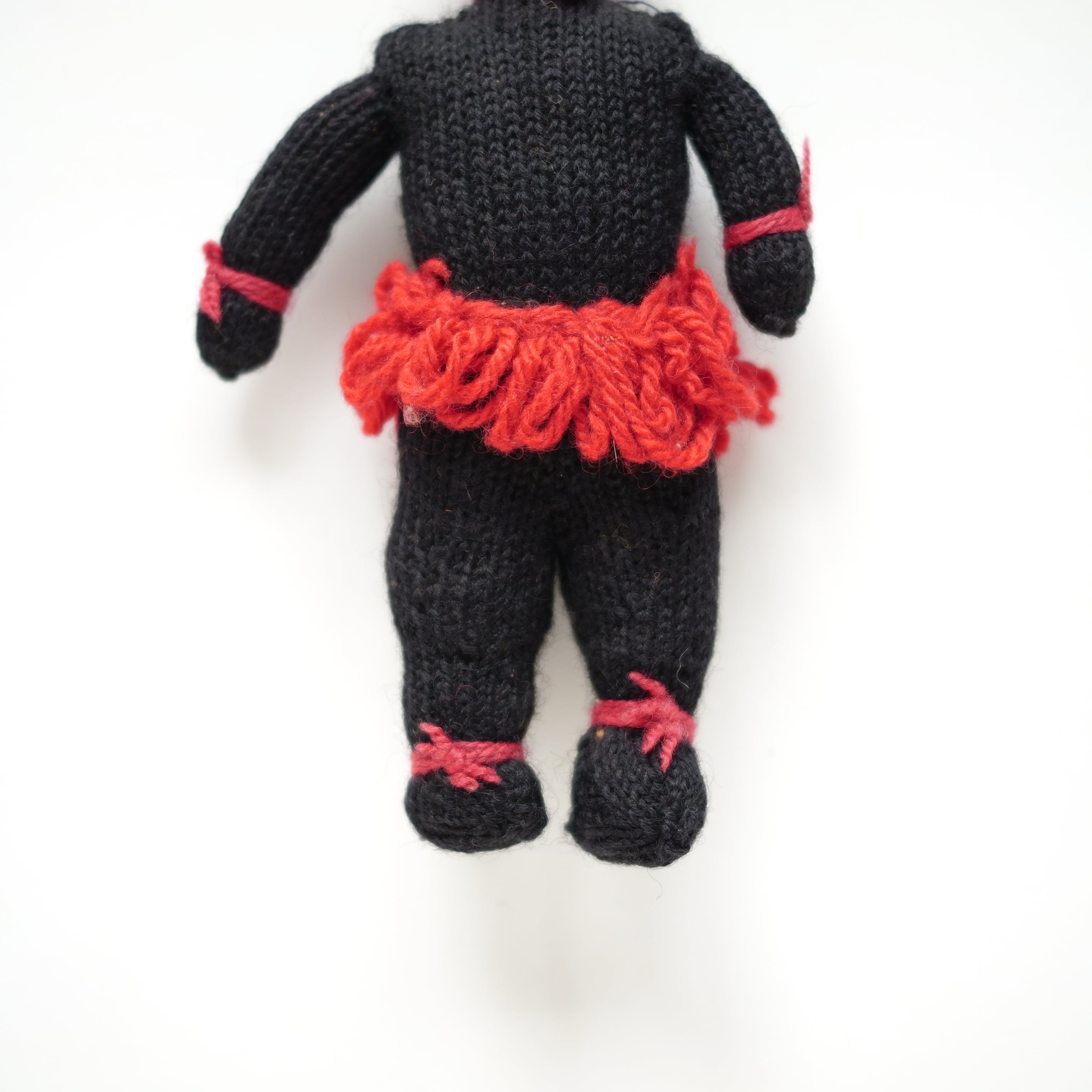 希少 極美品✤ ヒューマンメイド ウールクッション レッド ブラック 赤 黒 Handmade Doll | troldhaugen antiques ｜ 北欧アンティーク・古道具