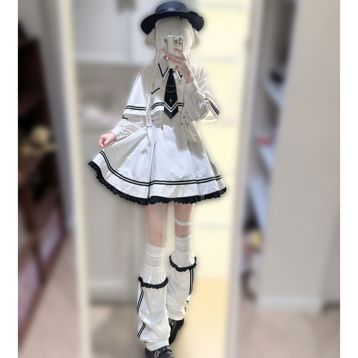 魔法学園ケープ付きホワイトセットアップ | Maiden's Rêve