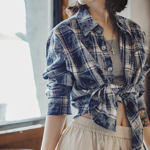 Flower Button Blue Plaid Shirt / フラワー ボタン ブルー チェック シャツ