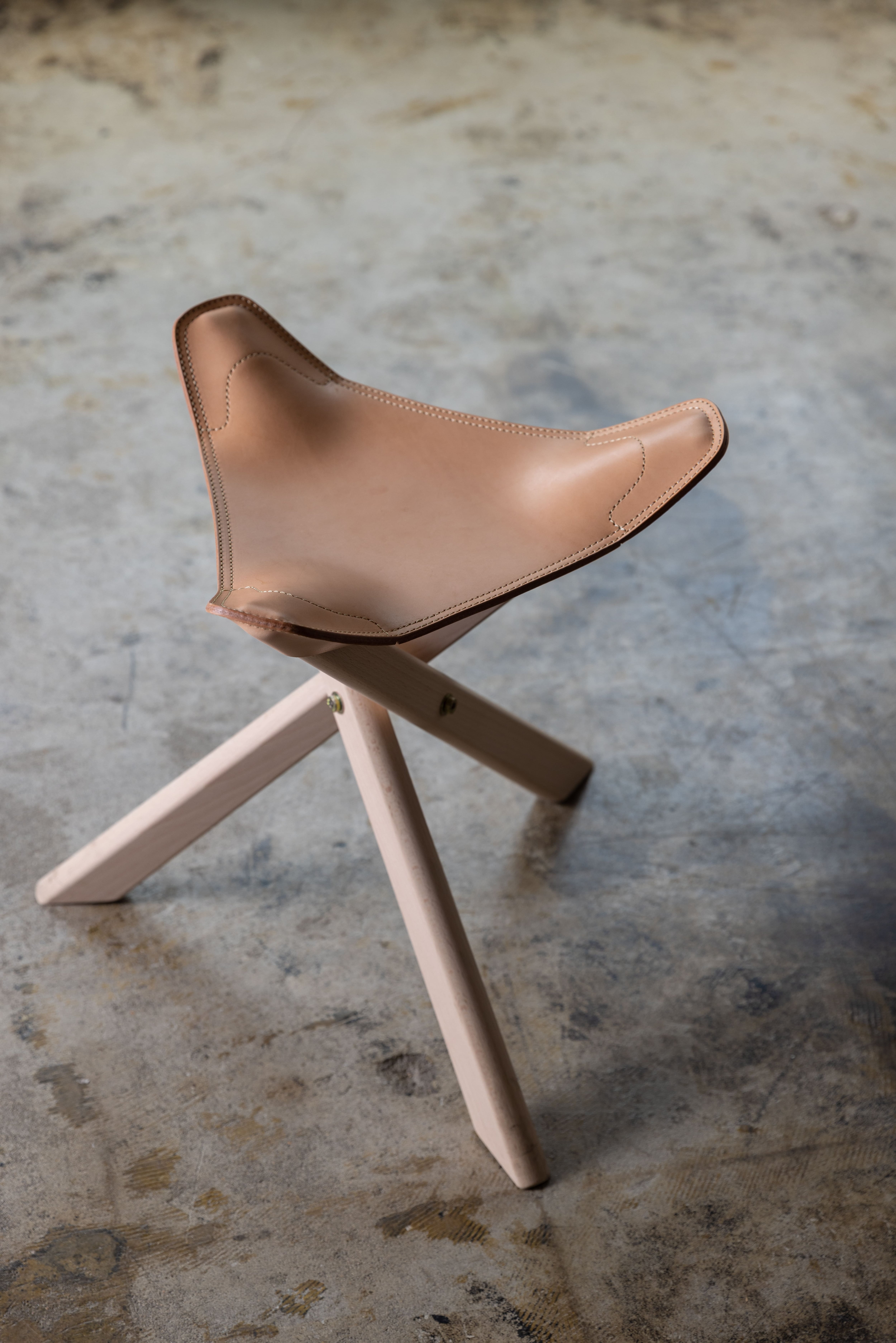 ハンティングチェア　Japan made屋 ヌメ革 折り畳みチェア ハンティングチェア Japan made屋 ヌメ革 折り畳みチェア