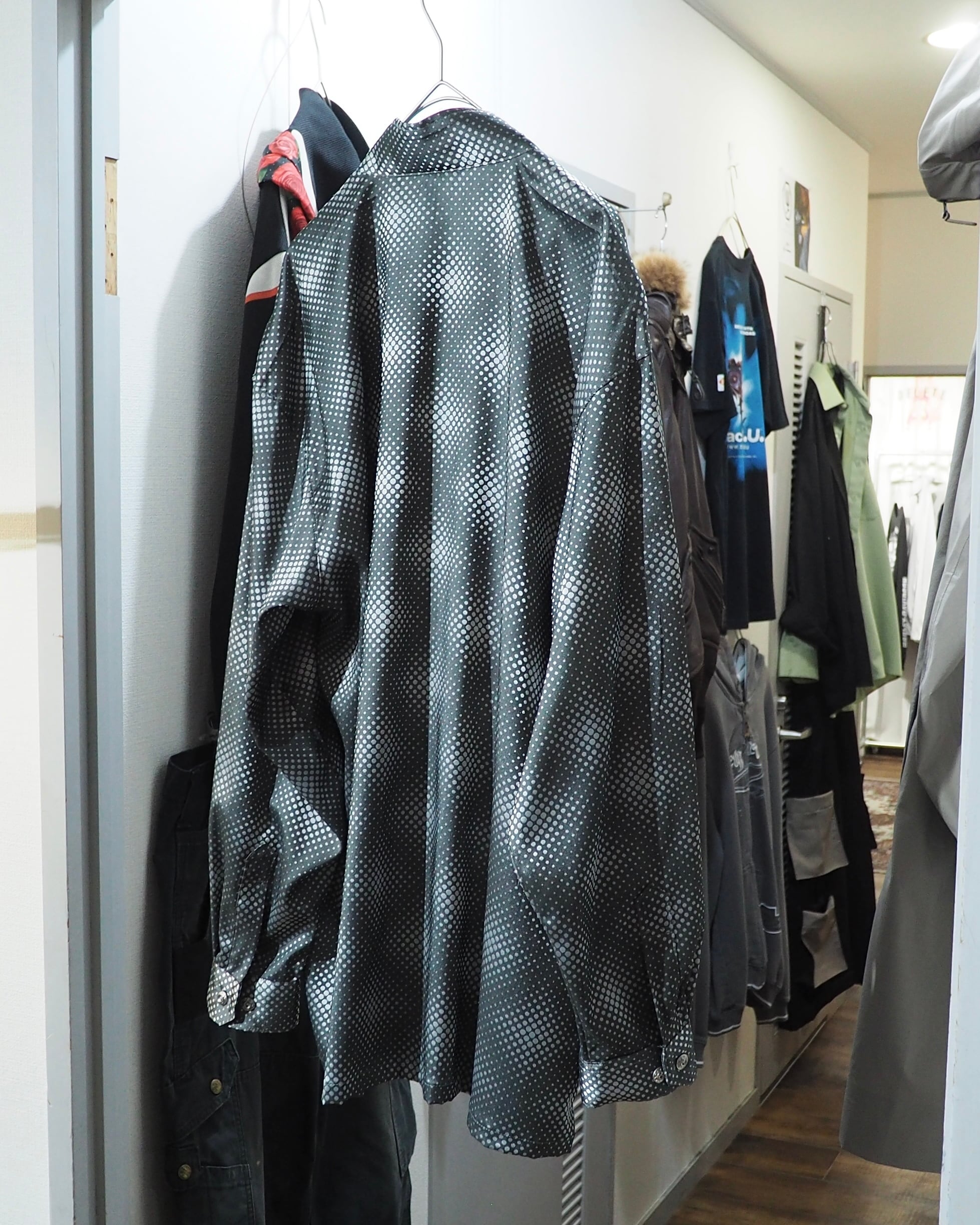 1990s Glossy Dot pattern vintage Drape loose stand collar shirt