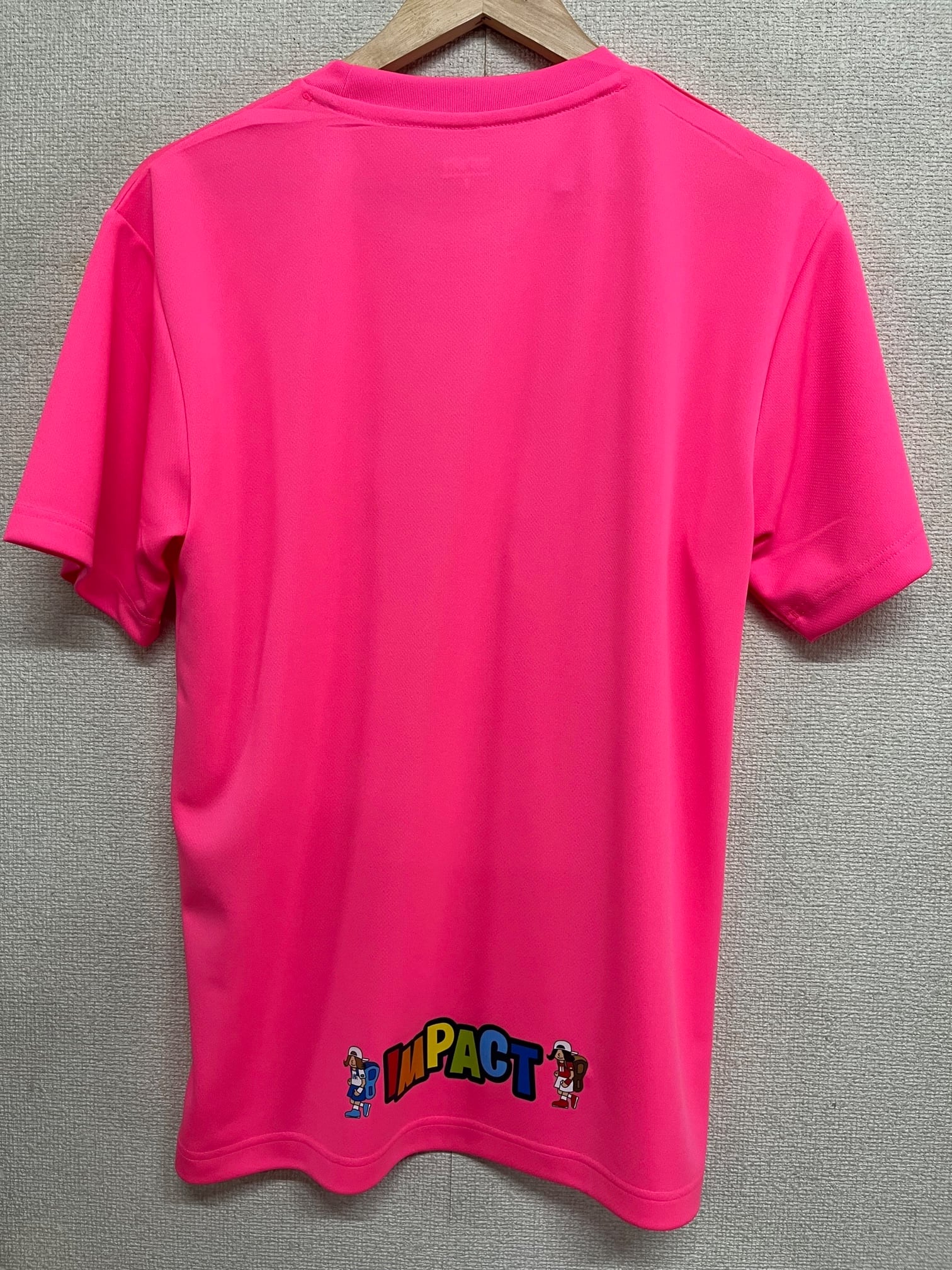 IMPACTロゴ前面プリントTシャツ 蛍光ピンク | オリジナルテニス
