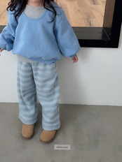 〖取寄〗韓国子供服 / 26winter / Digreen / ディープUネックトレーナー / キッズ / 冬服 *S~2XL*