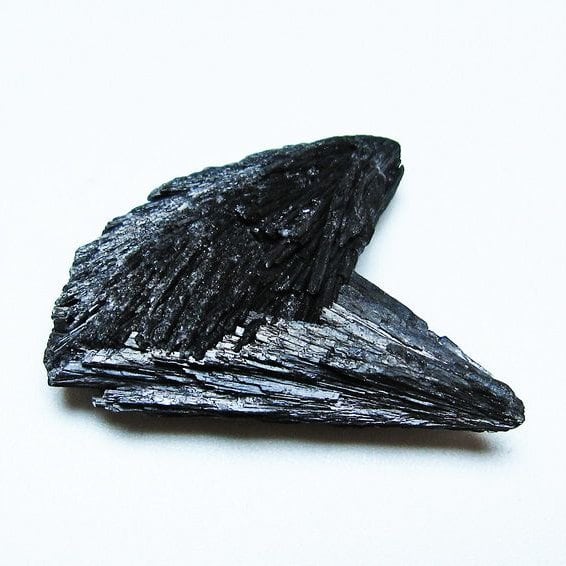 ブラック カイヤナイト 原石 一点物 171-7476