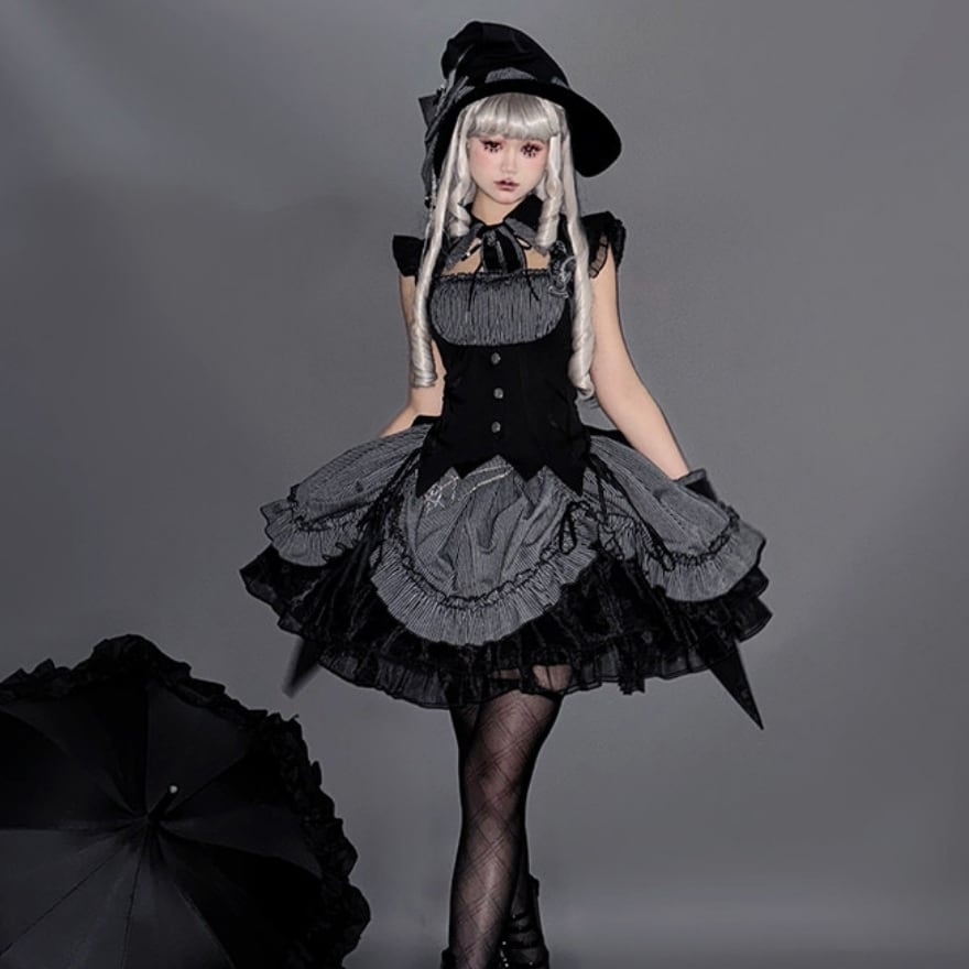 大人ゴシックな魔女 ストライプ×コルセットのゴシックワンピース