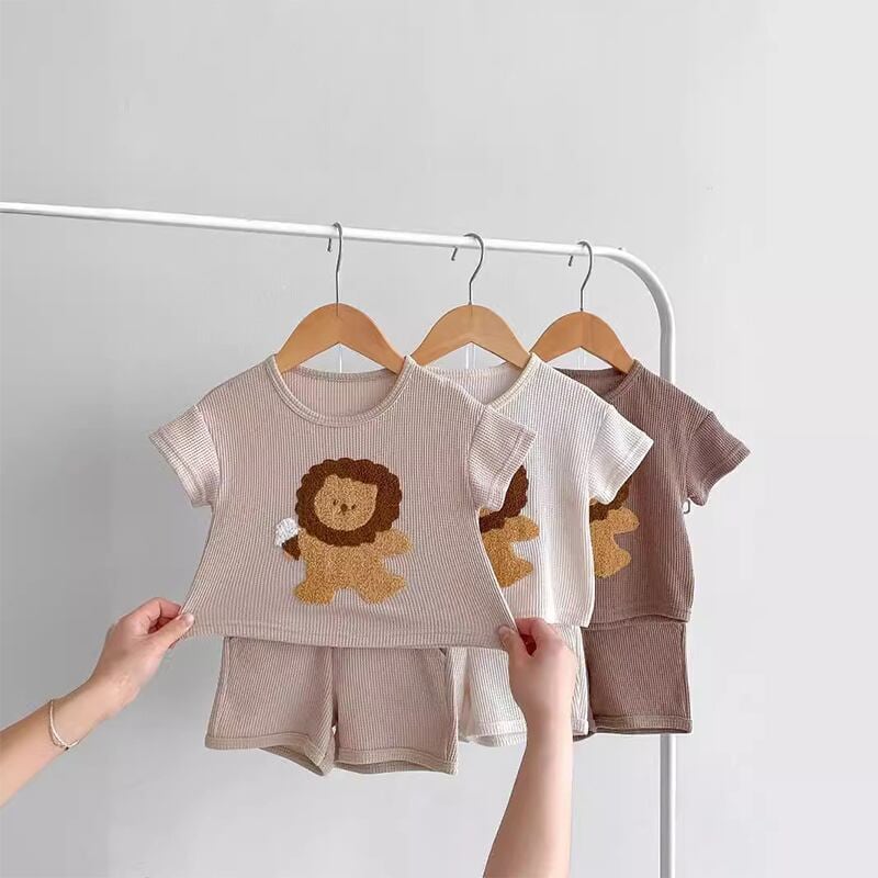 【BABY】夏新作 カートゥーンライオンセットアップ