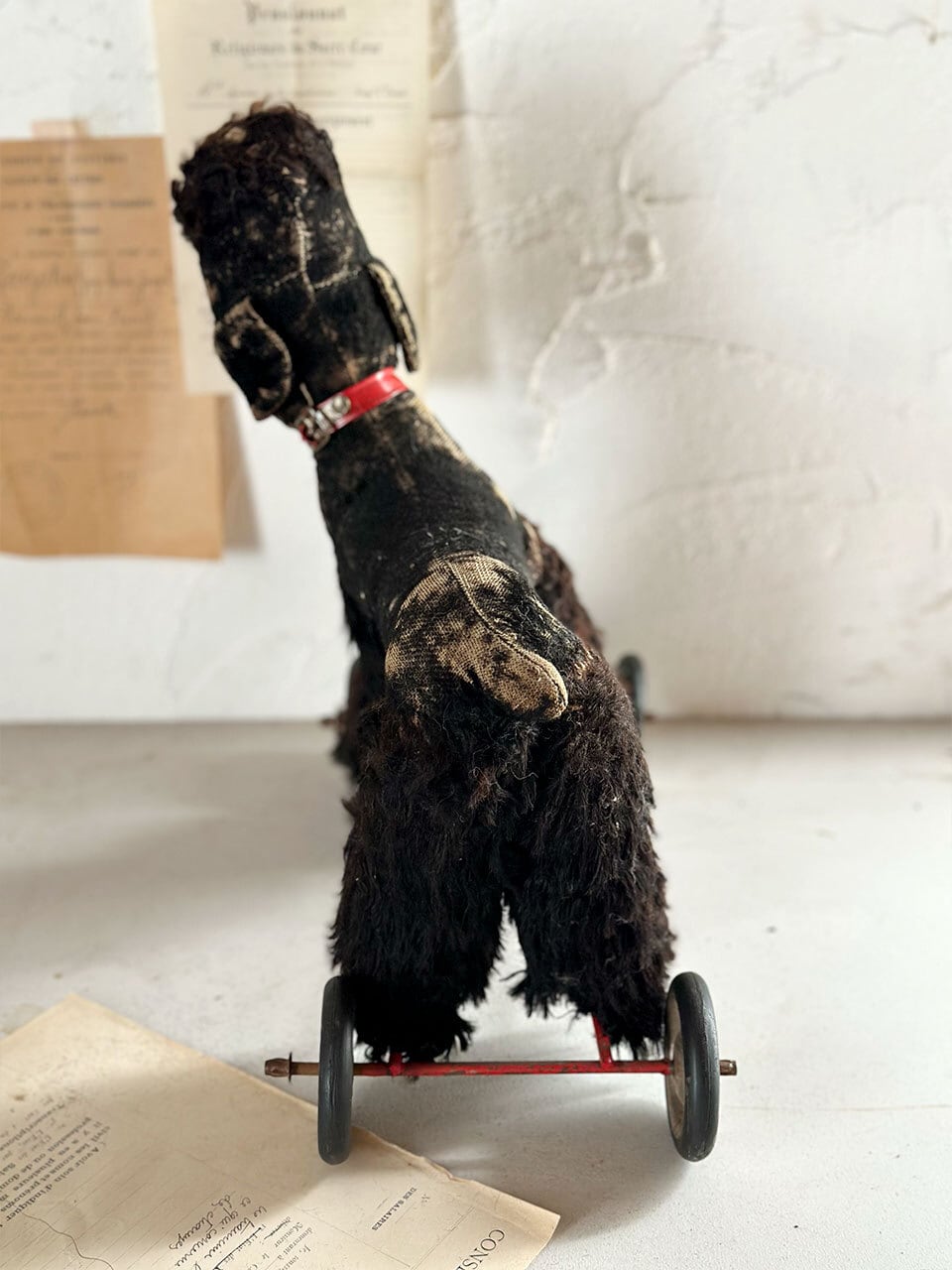 車輪付き 黒プードルのぬいぐるみ | Brocante de La Cocotte