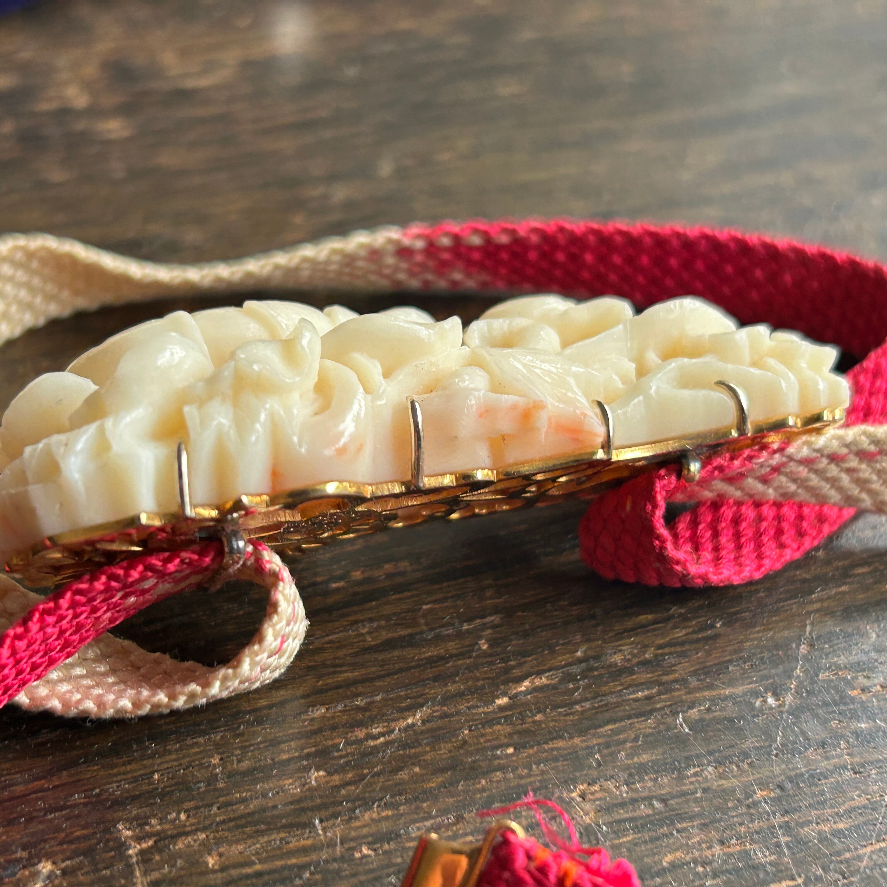 アンティーク　昭和5年　白珊瑚の牡丹帯留め