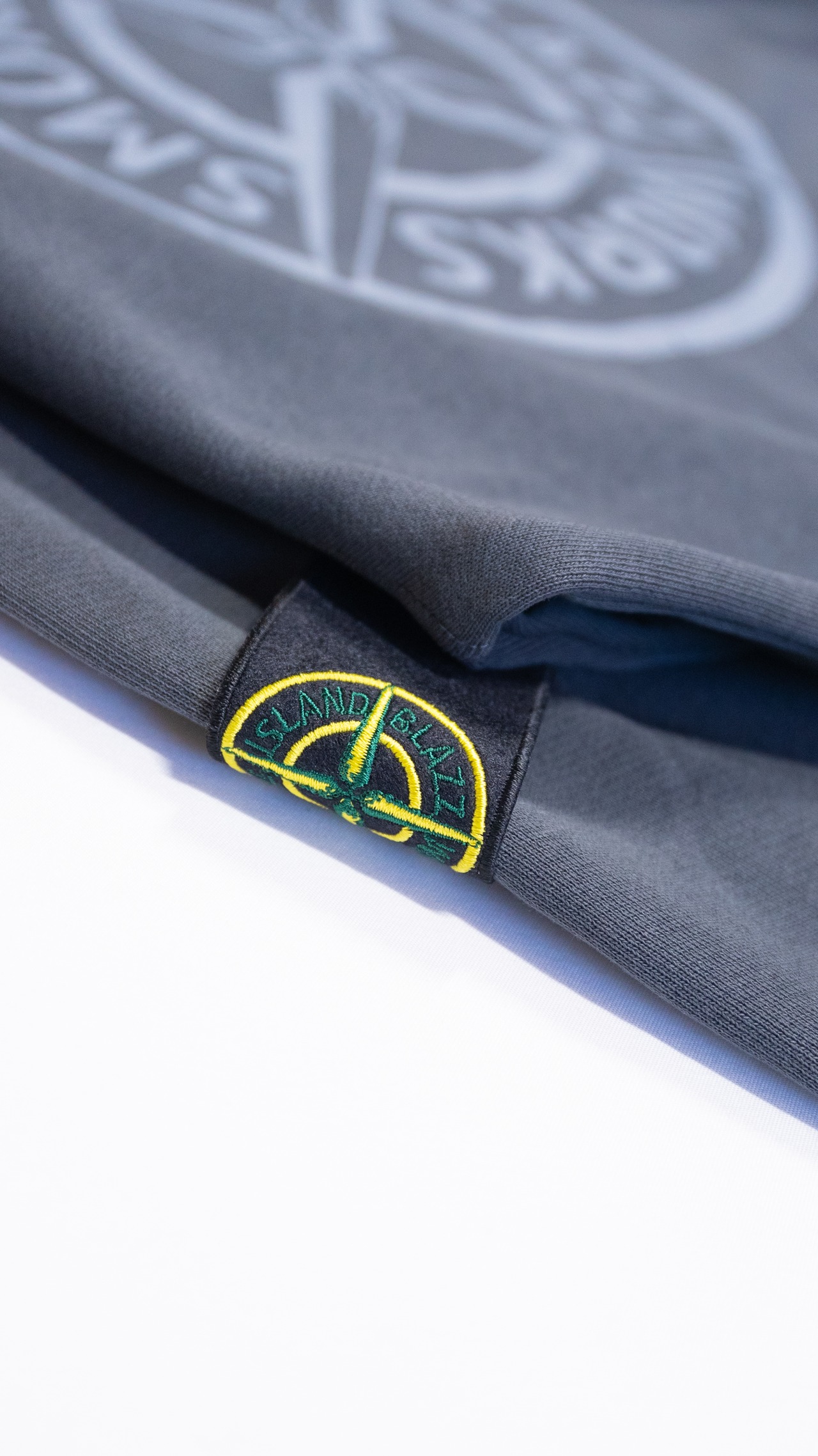 SMOKE ISLAND Pigment dye Sweat Shirt [Shadow]