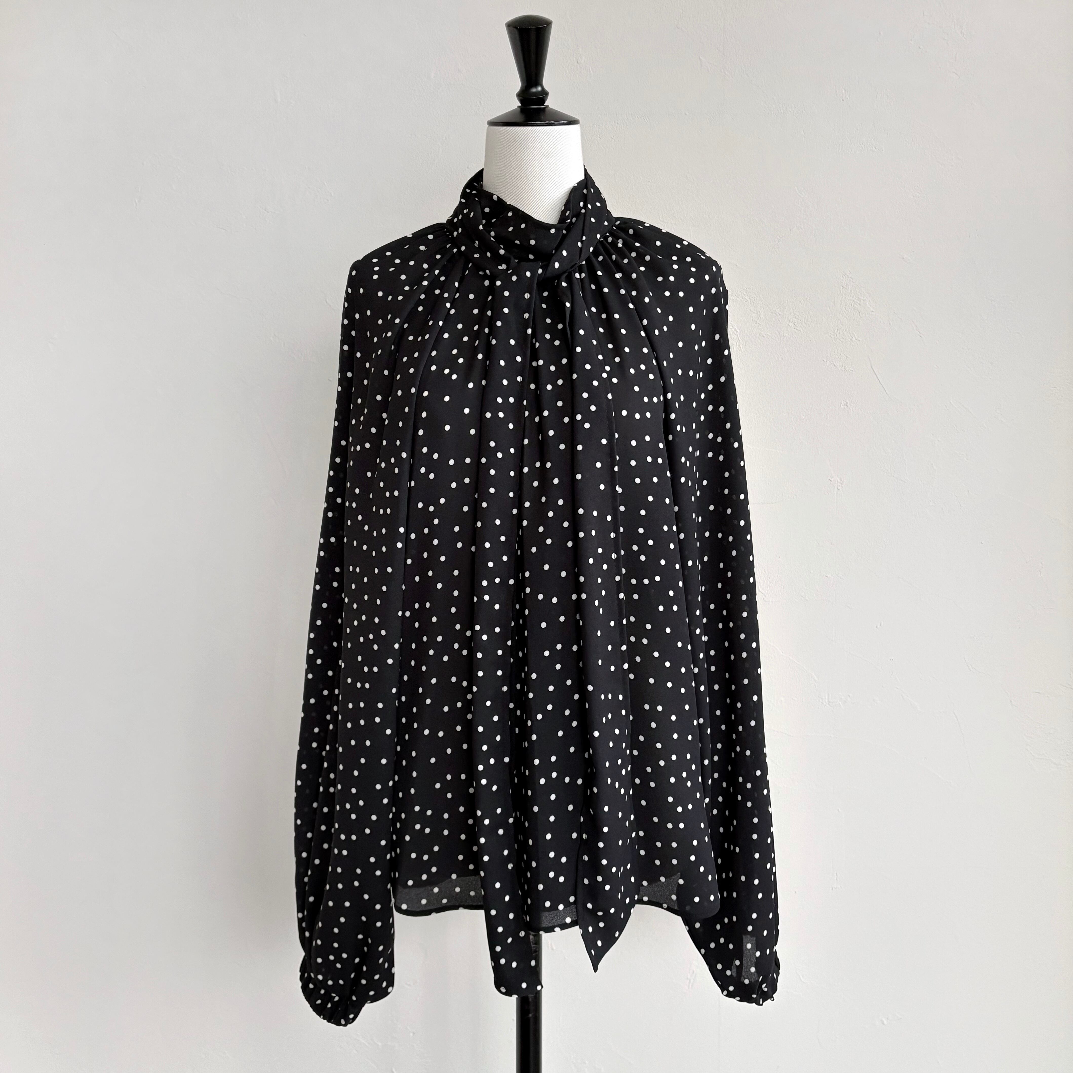 TOD'S　タグ付き　シルクブラウス SELECT〉ドットボウタイブラウス a59-044 | SYSORUS