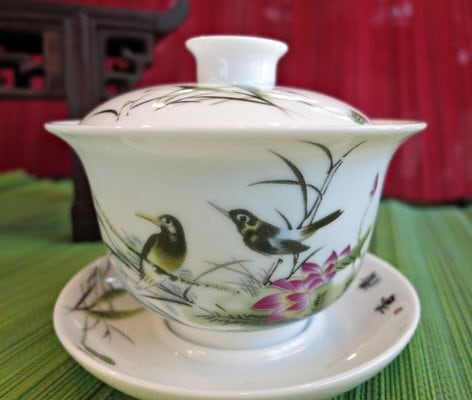 【蓋碗(双鳥柄)】:二羽の小鳥が佇む中国風の蓋碗