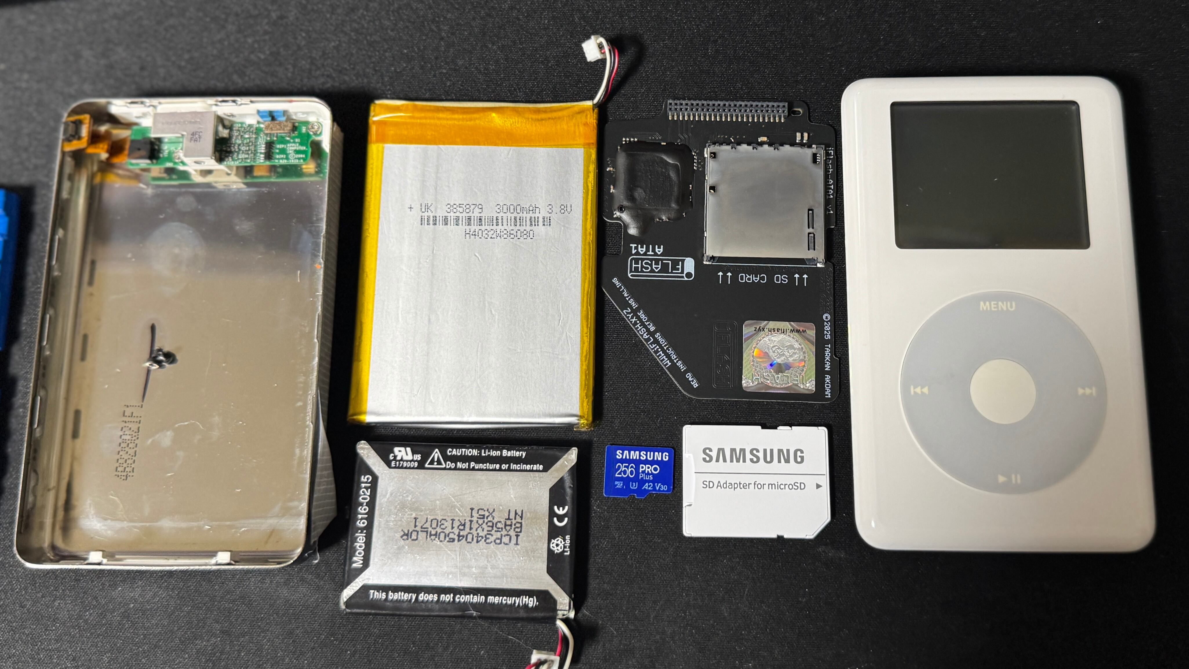 1台限定】Apple 第4世代 iPod (モノクロ) SSD化 ＋ 3000mAh モンスター