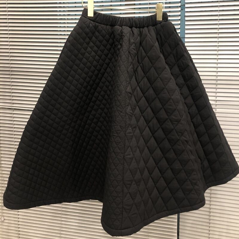 Asymmetric quilted skirt　M1600 | Mbeauté