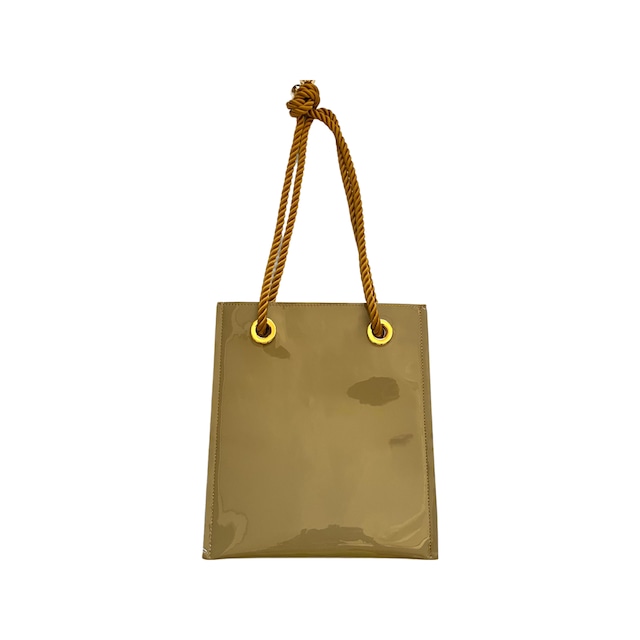 （エナメルモカ）いい感じの色合いのエナメルレザーのワンマイルバッグです。