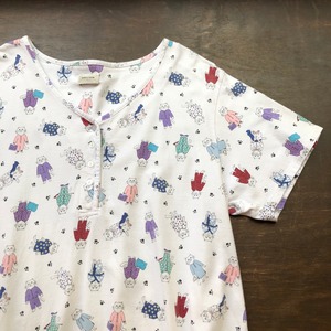 ”Nordstrom” Cat Henry Neck T Shirt