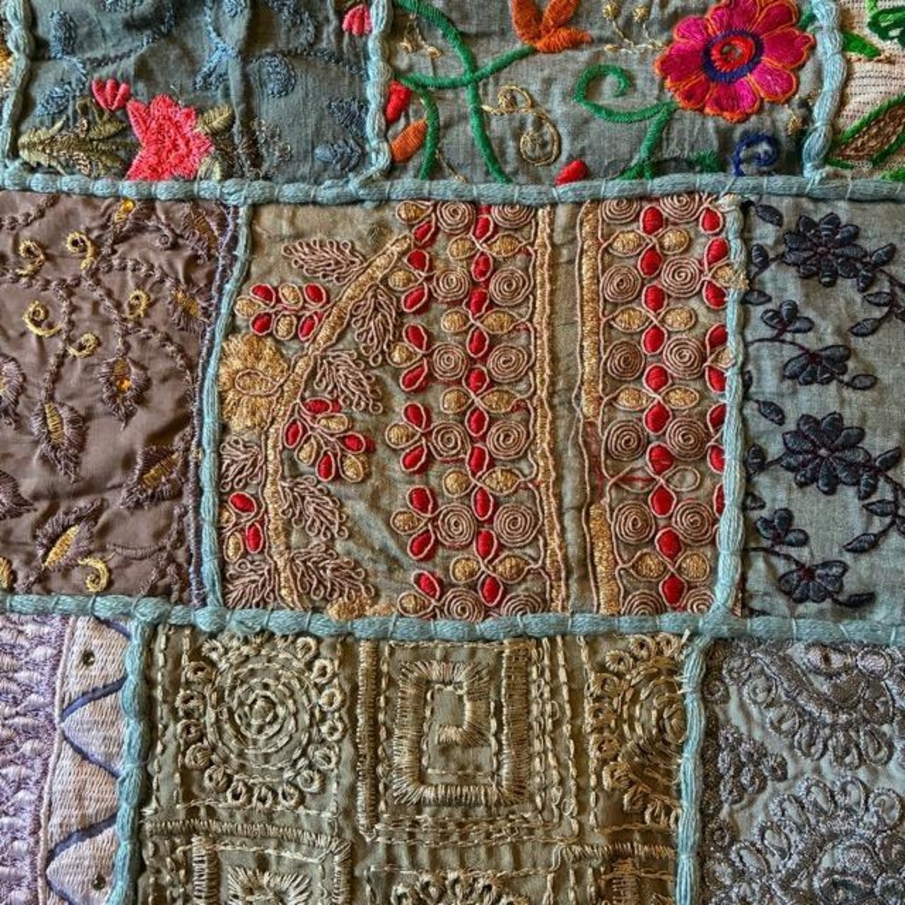 India Recycled sari patchwork mat 3color　インド　リサイクルサリーパッチワークマット　全3色　40×60cm　玄関マット　ミニマット　アソート　カラフル