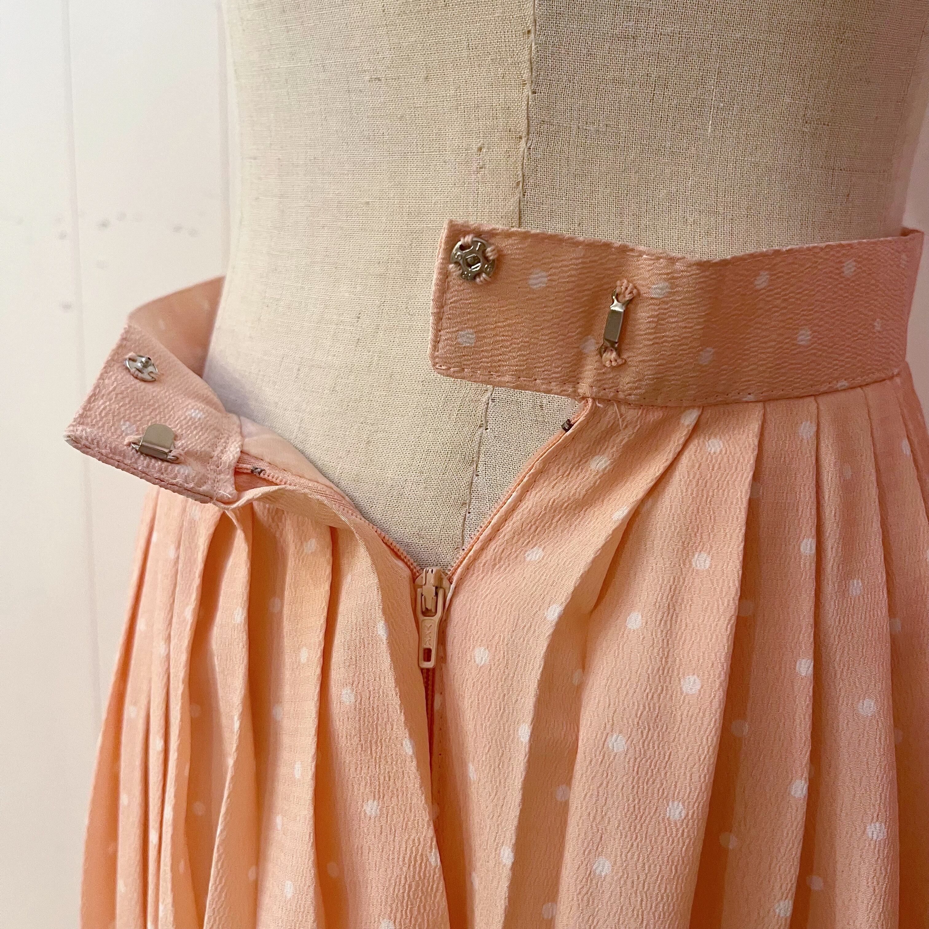 pale pink dot pleats skirt