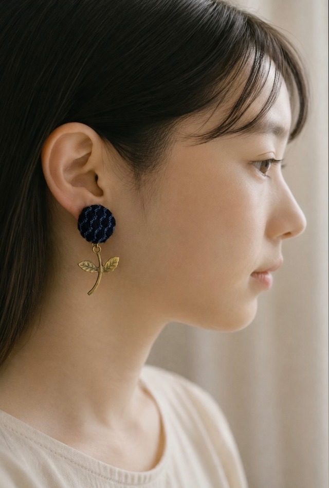 ヘリンボーン+コットンリネン くるみピアス