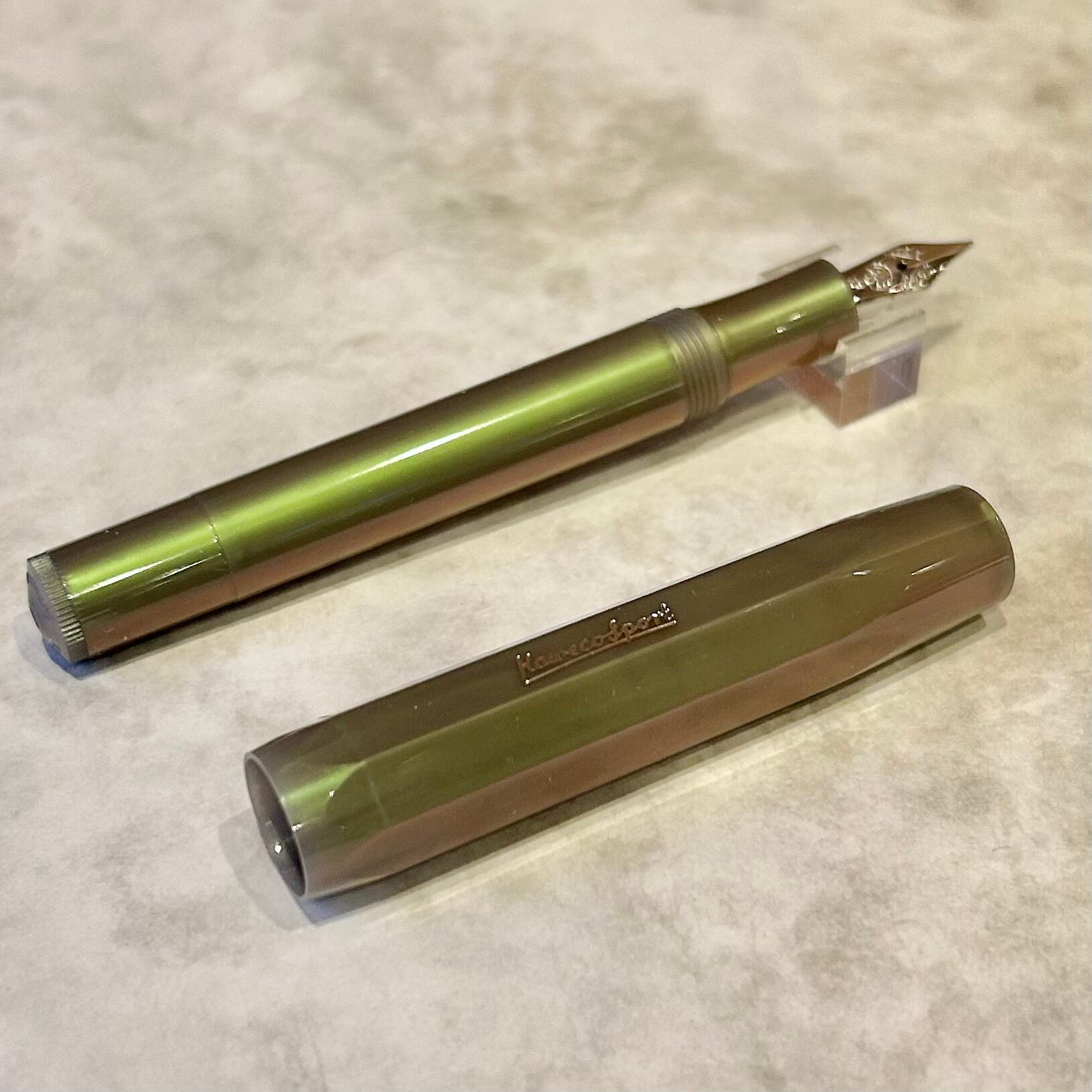 カヴェコ 「ルナースポーツ 万年筆 （シャドウグリーン）」 | ペンネ