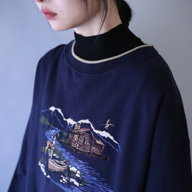 "刺繍" nature and animal design over silhouette sweatshirt