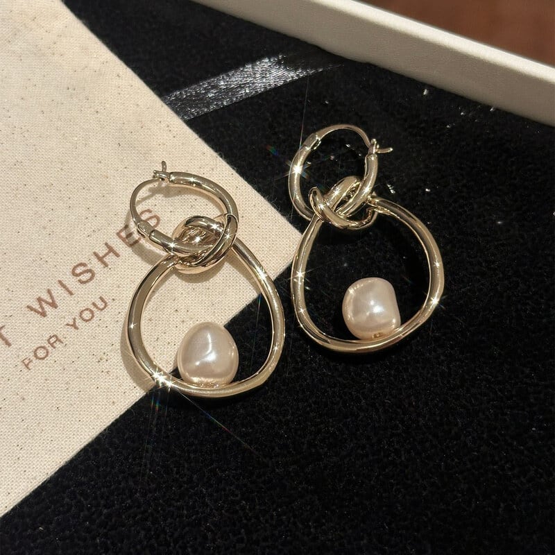 Drop hoop pearl pierce B638 | Mbeaute