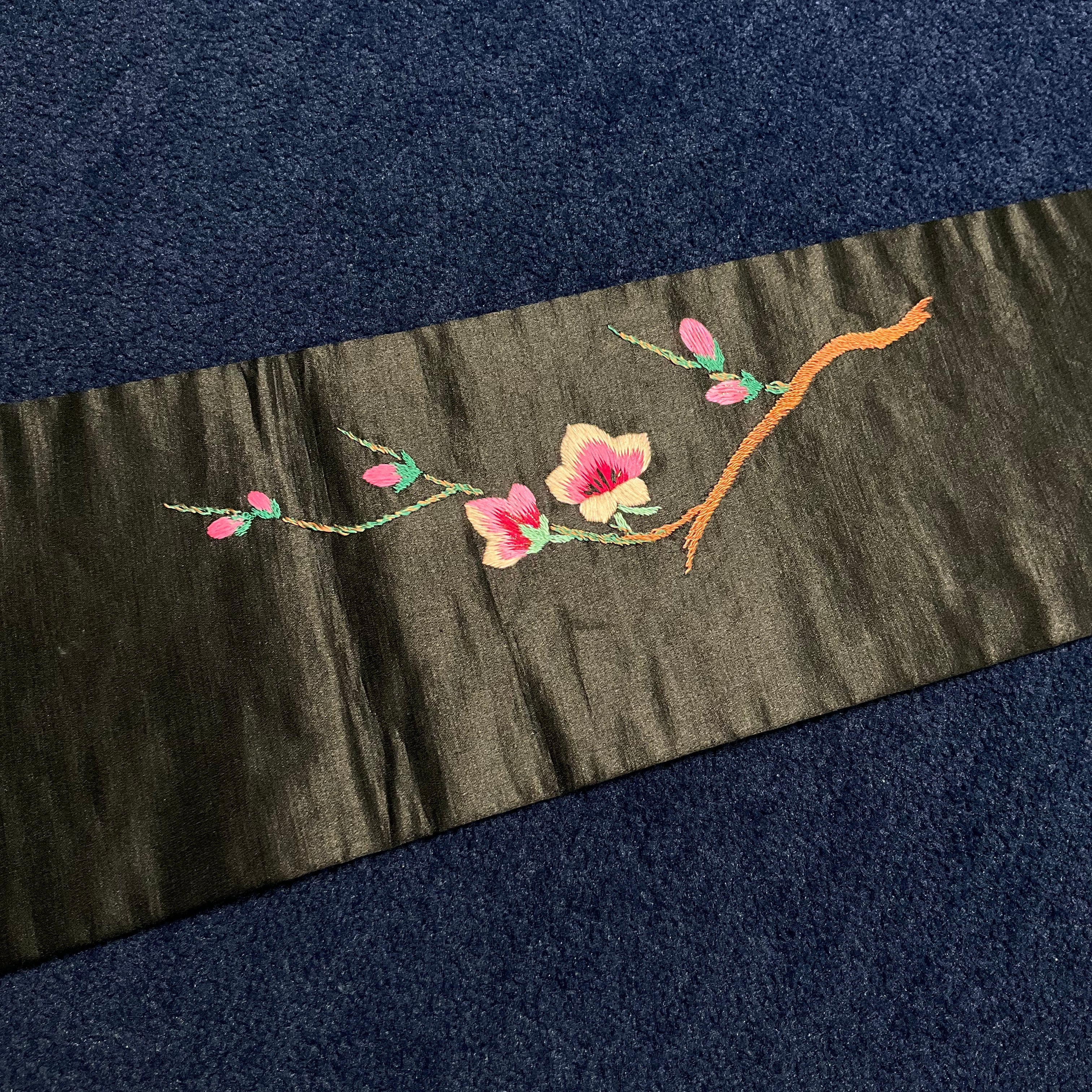 桃の花とさえずり＊小鳥 刺繍 黒繻子 アンティーク名古屋帯 B410