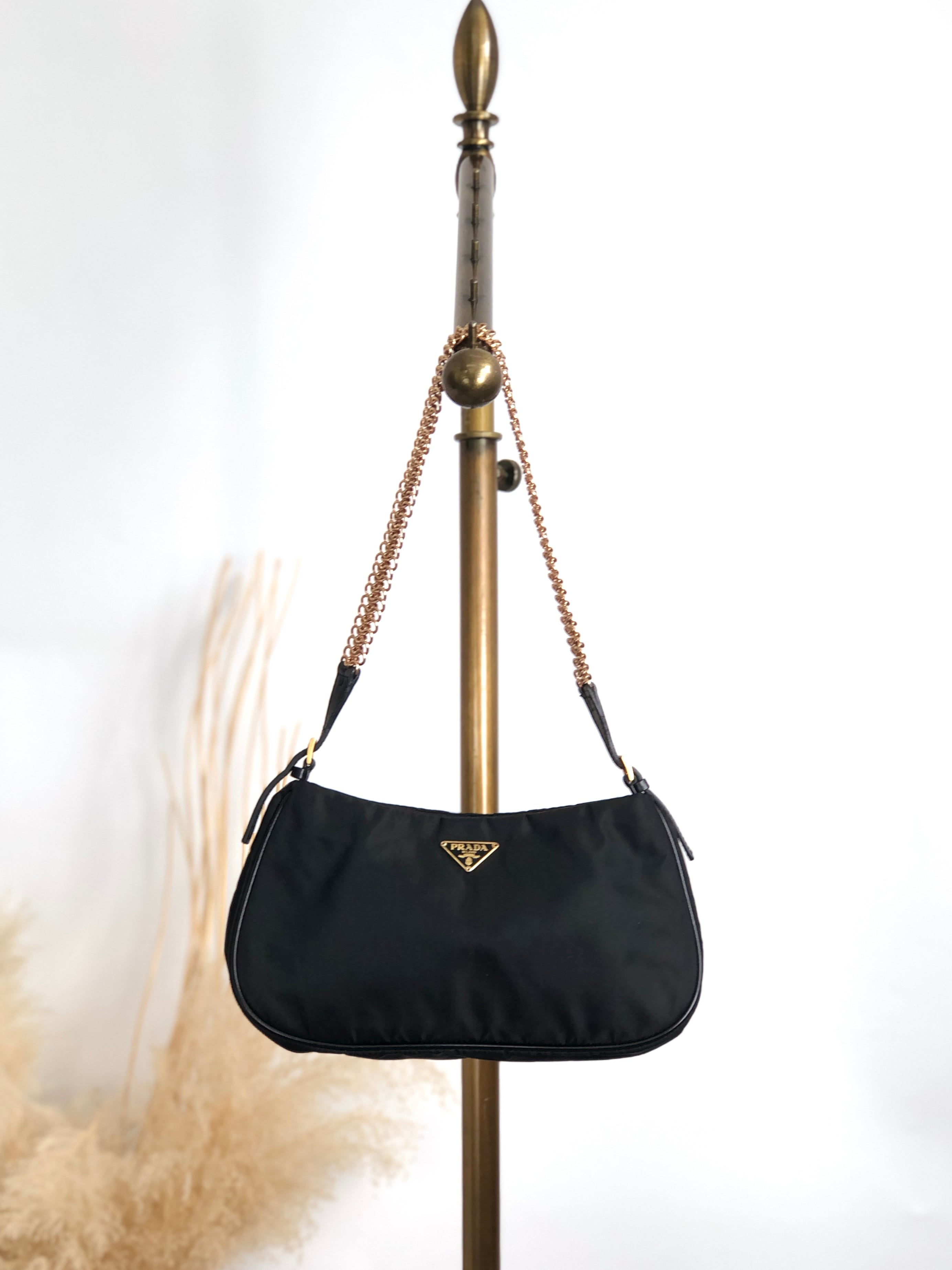 プラダショルダーバック PRADA プラダ ショルダーバッグ ブラック トライアングルロゴ ナイロン