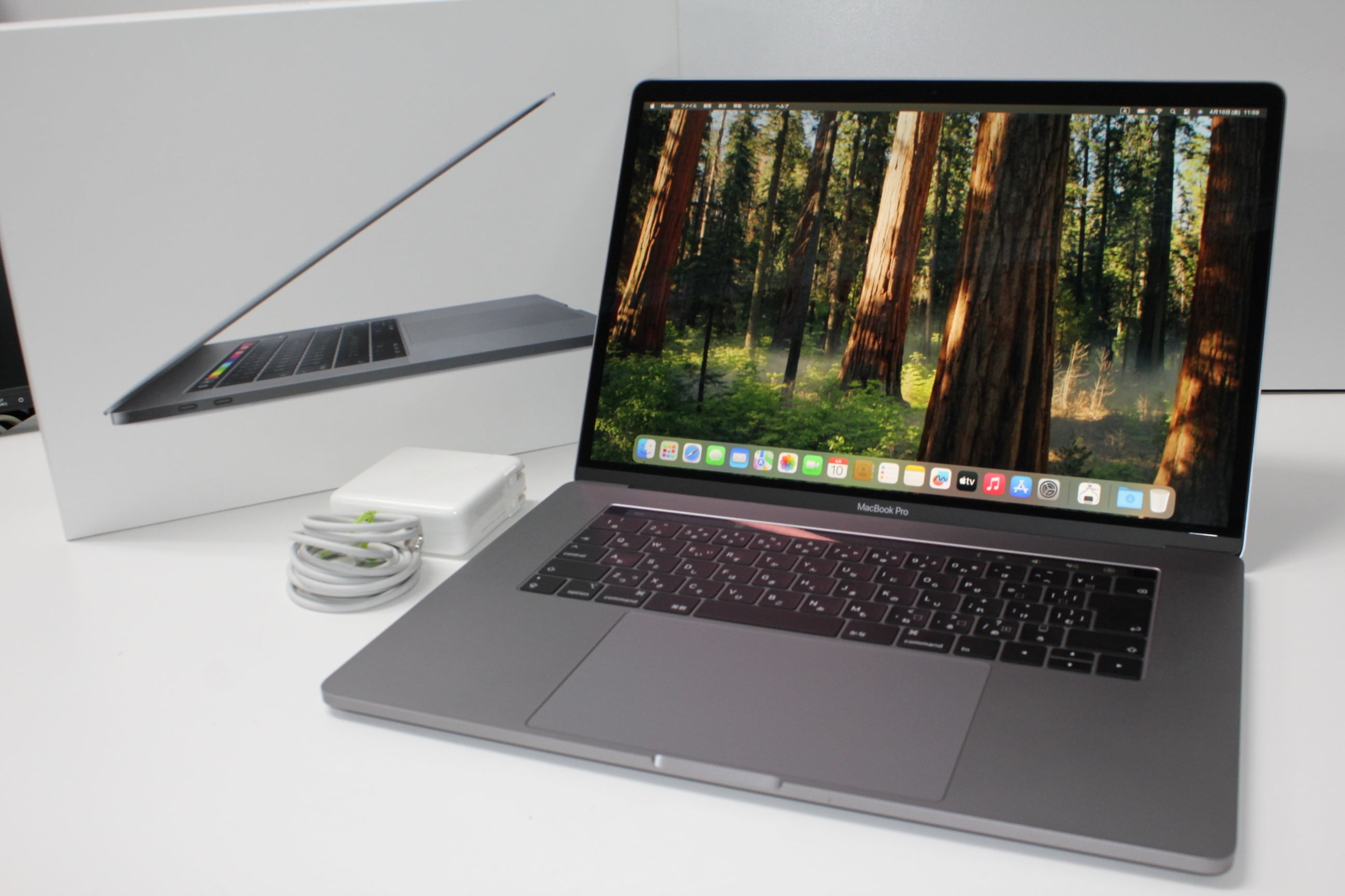 MacBook Pro（13インチ,2020,Thundeabolt 3ポート x 4）512GB/16GB