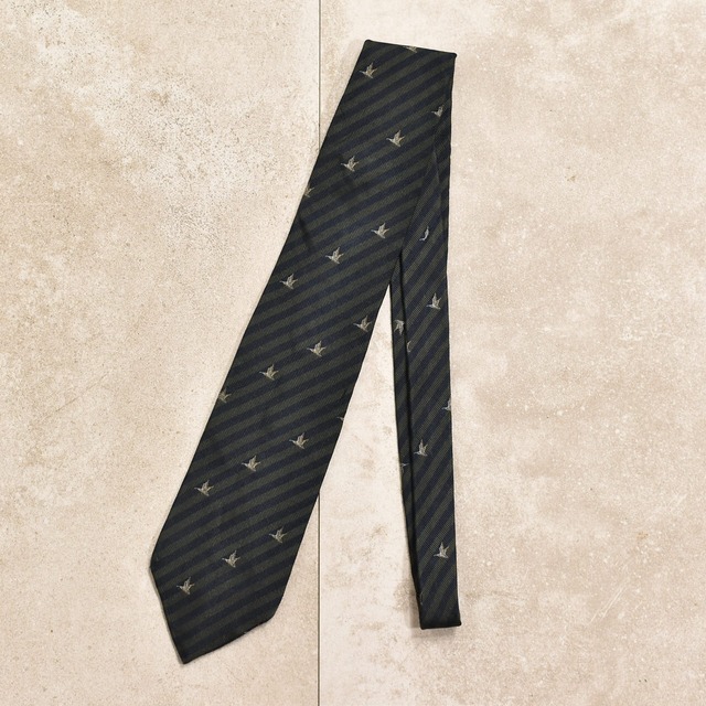 Embroidery design silk tie