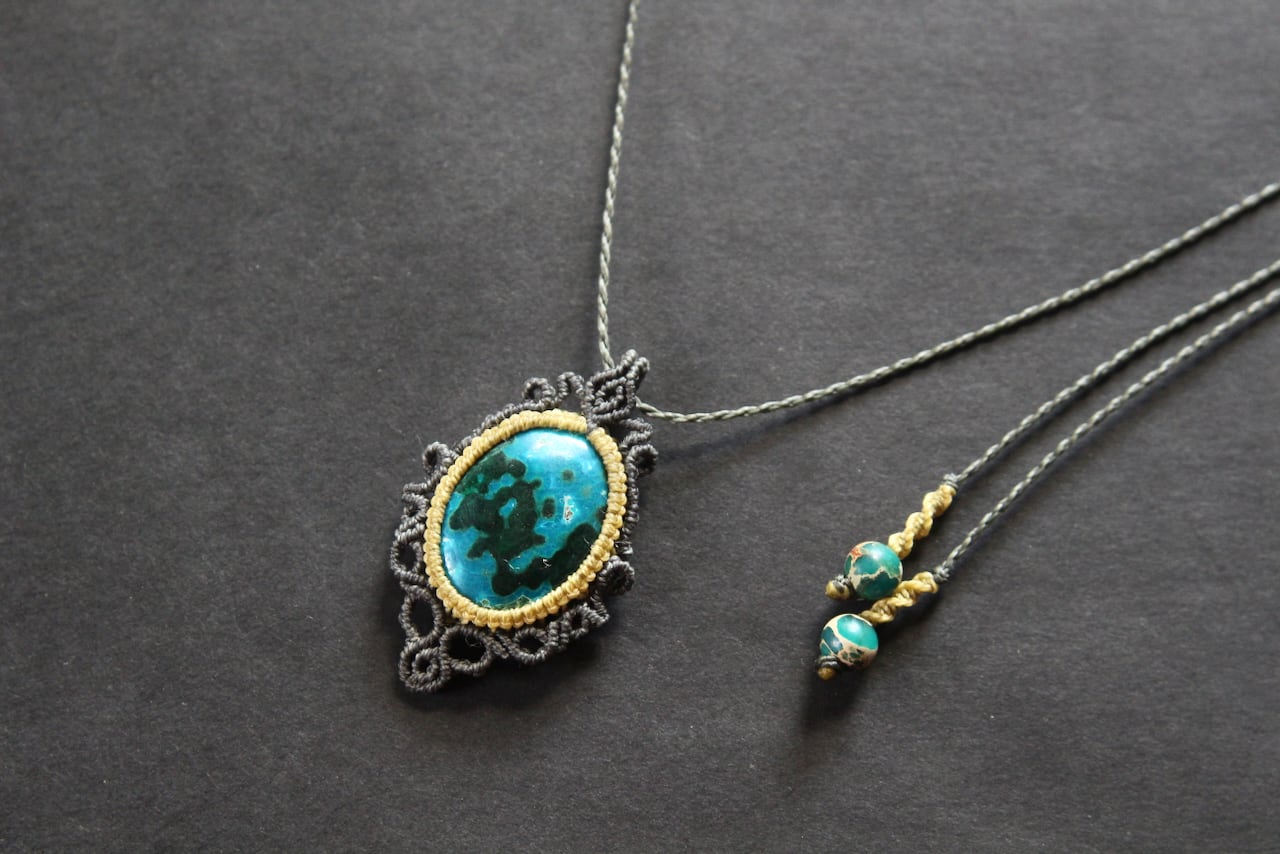 Chrysocolla malachite micro macrame pendant