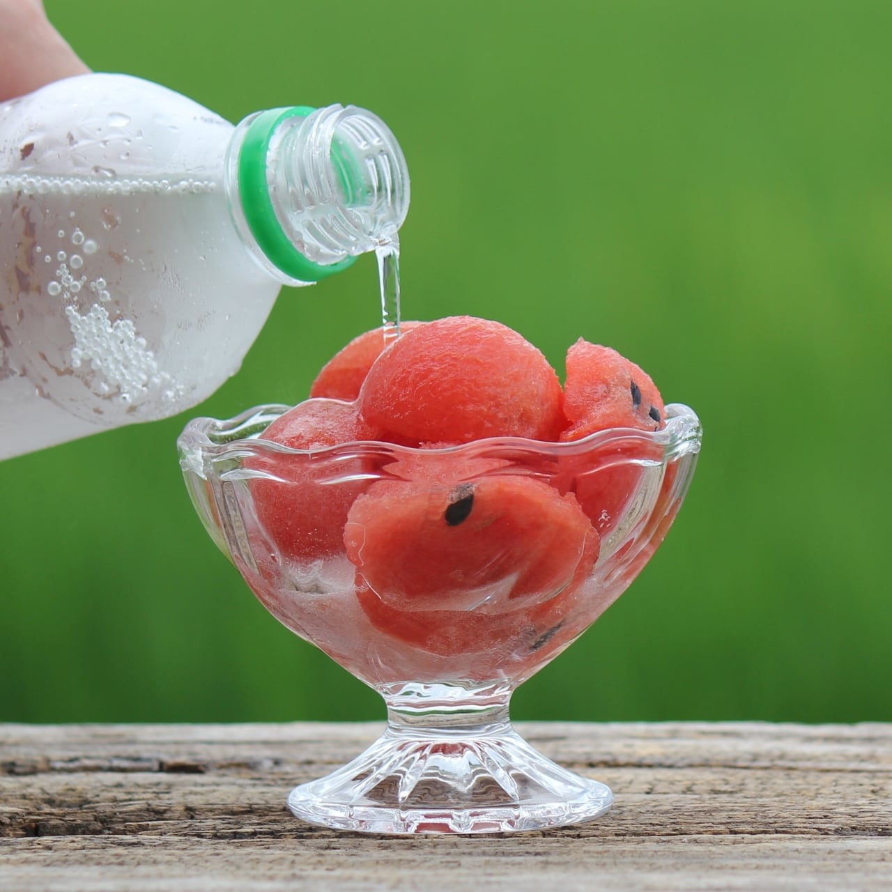 薄皮で皮近くまで甘い！】きずなの「あきた夏丸チッチェ」(2L×1玉