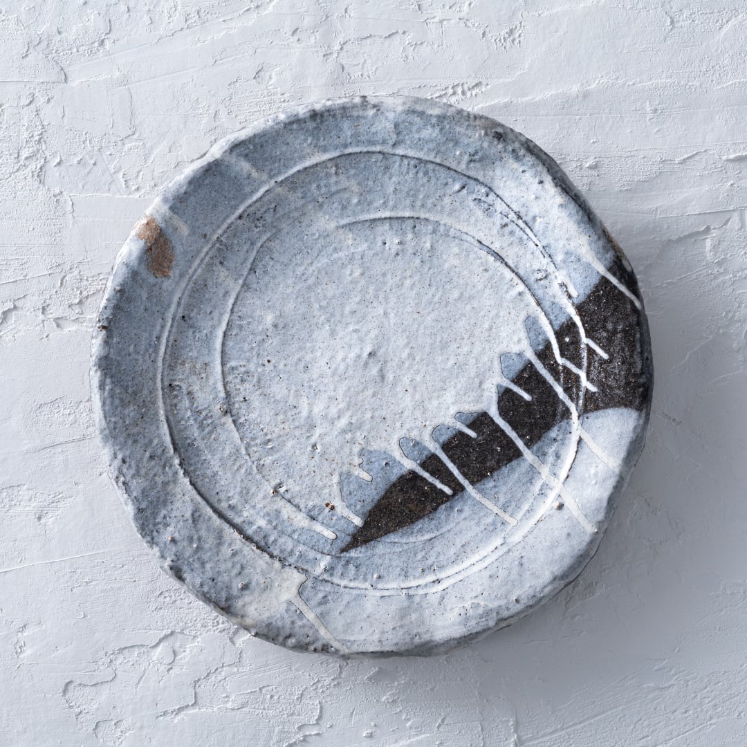唐津焼 中川恭平／ 粉引唐津手捻皿 25cm | 器のチカラ