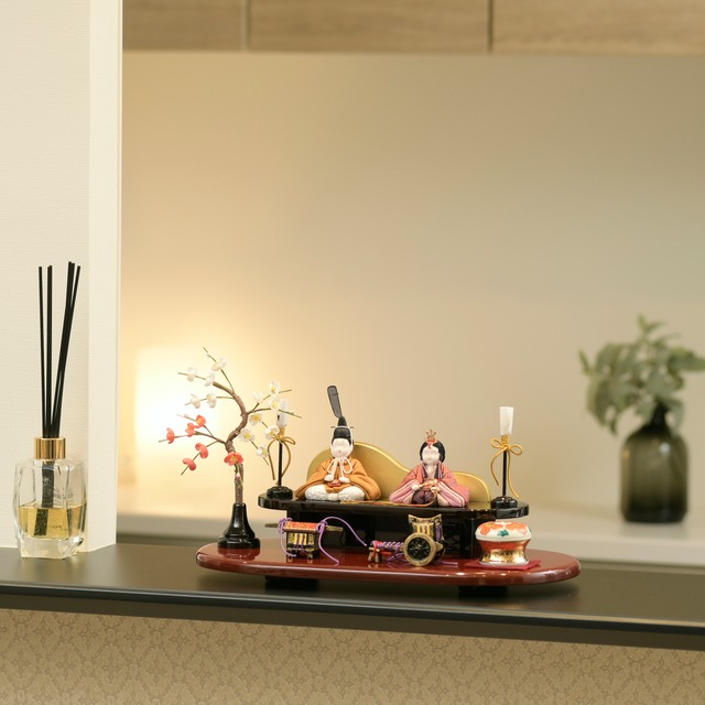 雛人形｜コンパクト｜おしゃれ｜モダン｜インテリア｜プレミアム｜こだわり｜木目込み｜ひな人形｜おすすめ｜作家｜伝統工芸士《商品名》貴雛PARIS　風雅　黄呂染【品番340】柿沼東光作　大沼敦デザイン　柿沼東光正規品　正規取扱店