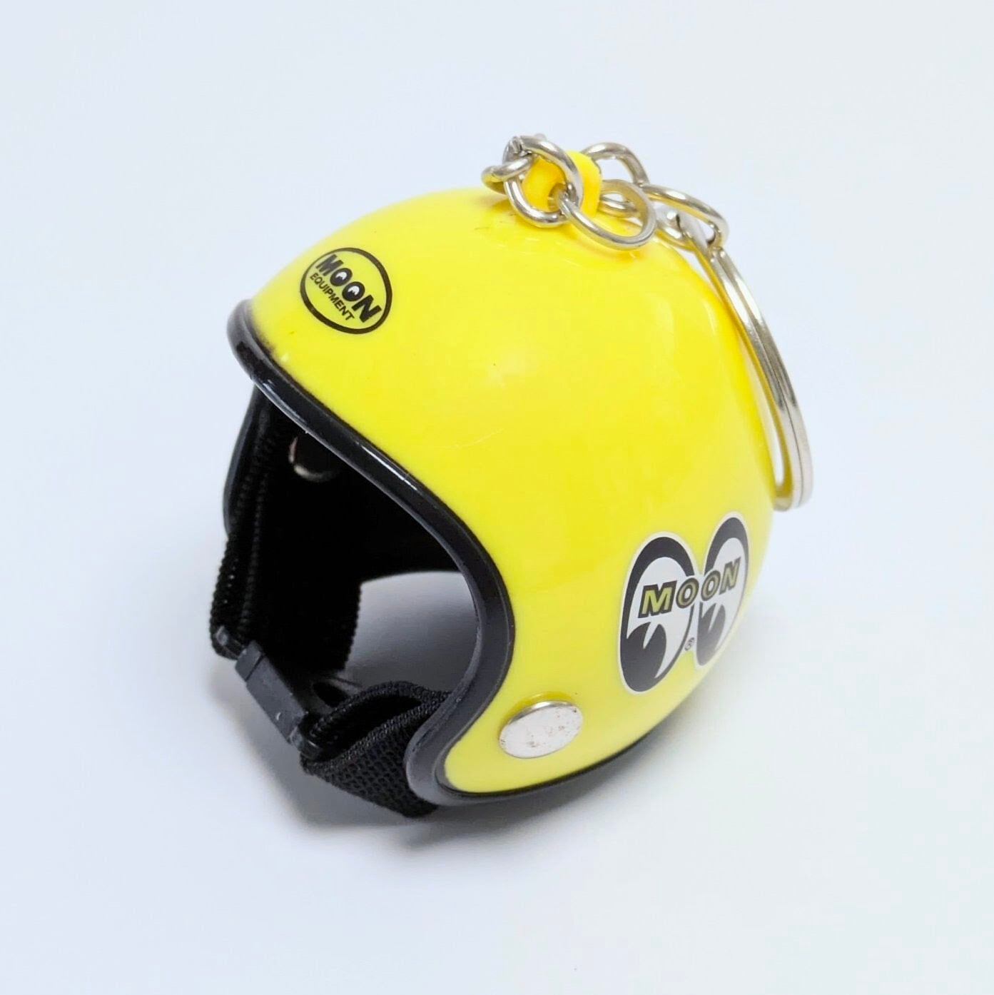 【 MOONEYES 】 MOON ヘルメットキーホルダー / バイクヘルメット / ホットロッド〚アメリカン雑貨 アメトイ〛
