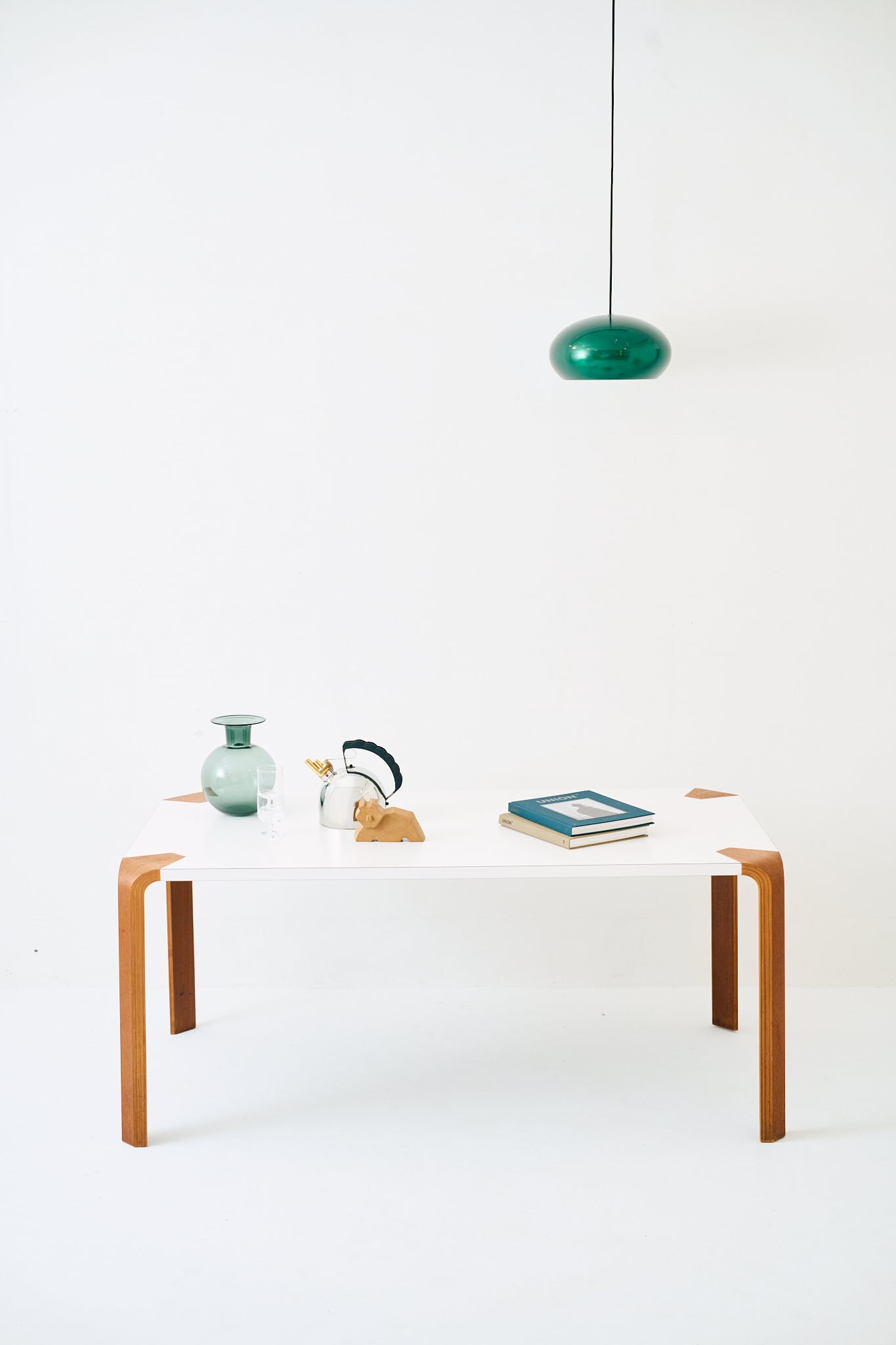 天童木工ダイニングテーブル