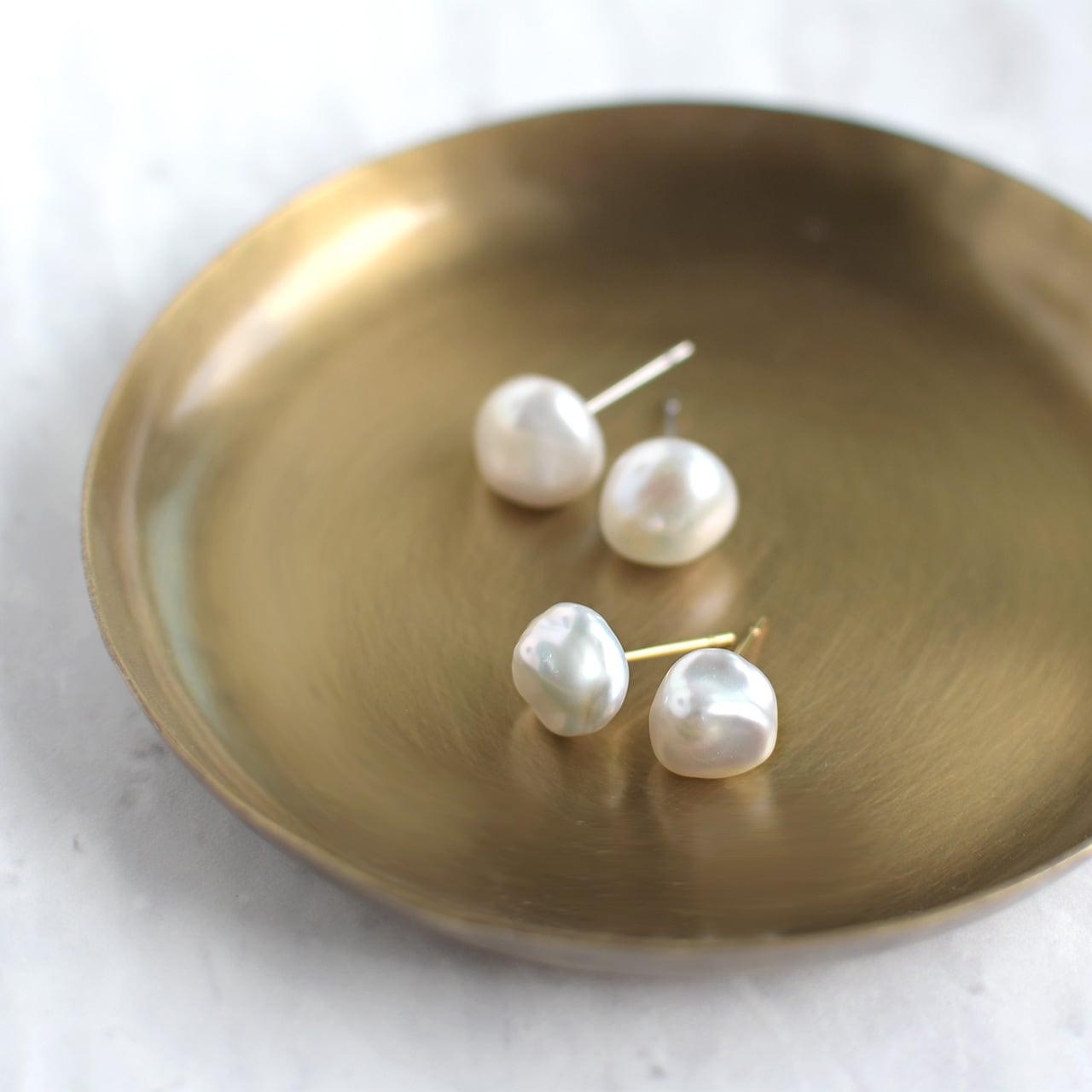 大粒 淡水パール ピアス 約10mm バロック テリ艶 透明感 サージカルステンレス レディース / ps-090