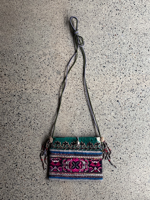 Miao tribe／Vintage textile shoulder bag