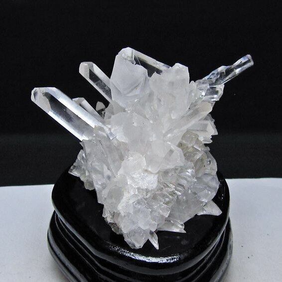 水晶 クラスター マダガスカル産 台座付属 水晶 原石 一点物 182-9322