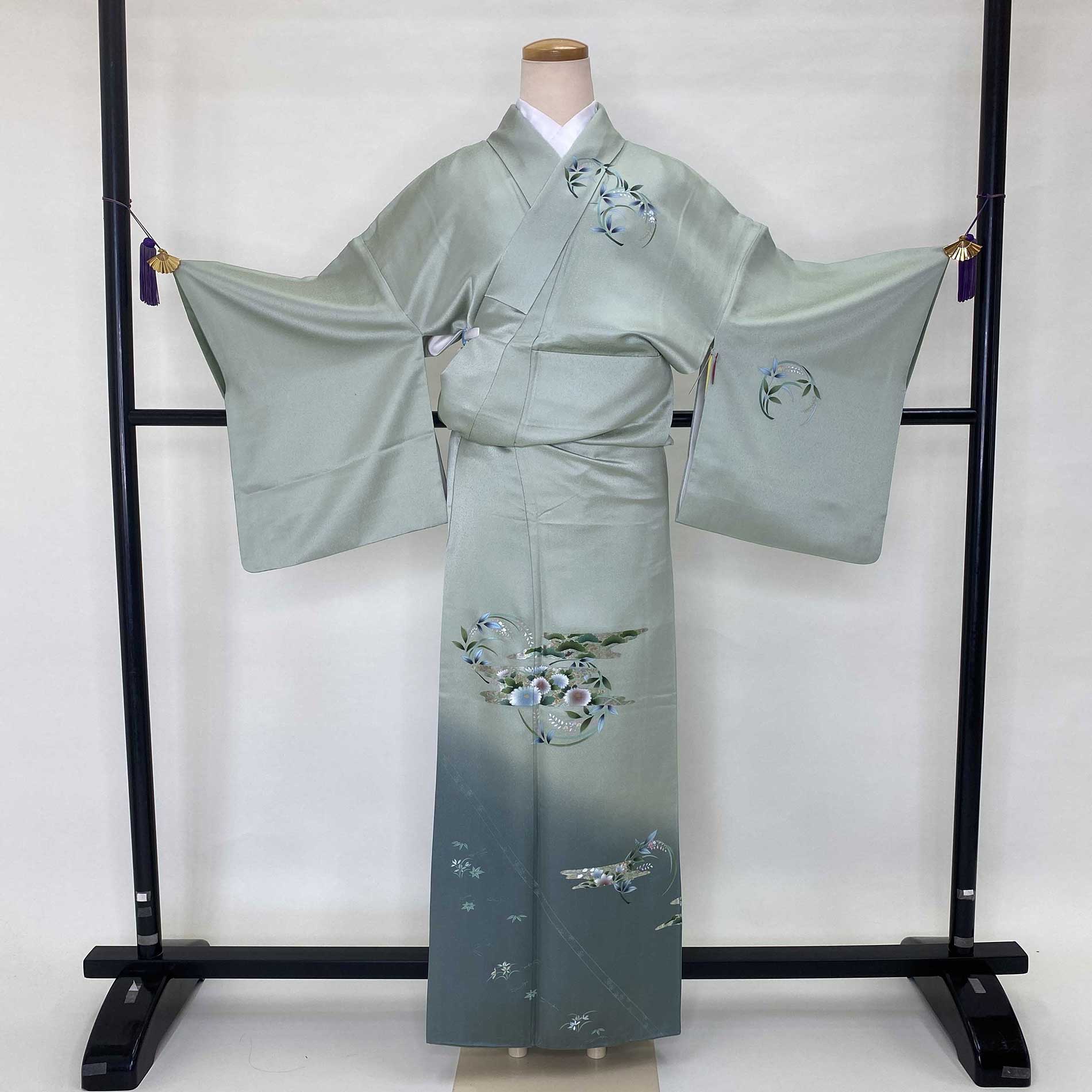 付け下げ 訪問着 中古 古典柄 花柄 薄い緑 緑 松 菊 裄65.5cm 身丈157cm 結婚式 着物 入学式 卒業式 礼装 1161 付け下げ 訪問着 中古 古典柄 花柄 薄い緑 緑 松 菊 裄65.5cm 身丈