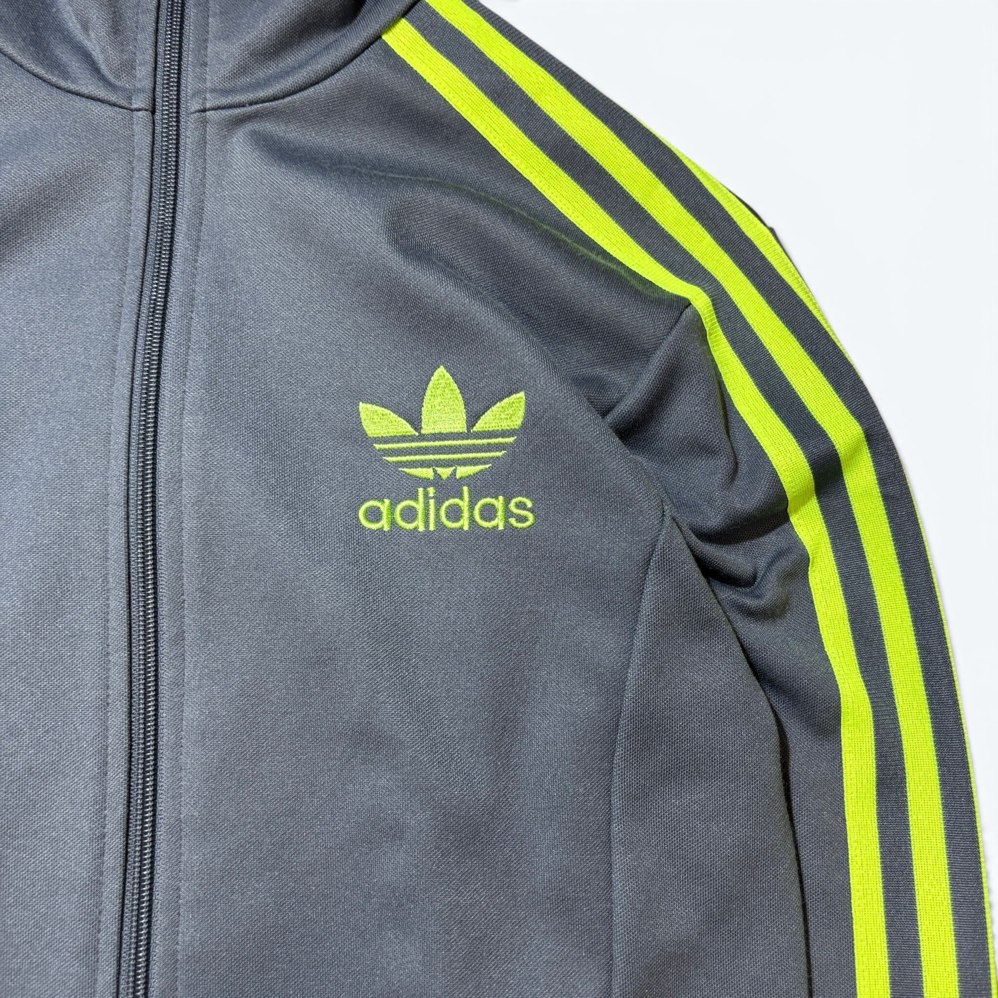  アディダス トラックジャケット グレー ネオンイエロー 人気 adidas Originals】アディダス オリジナルス トレフォイル刺繍