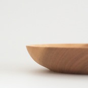 森を守る取り皿｜寄り添う二色の調べ｜ヤマザクラ