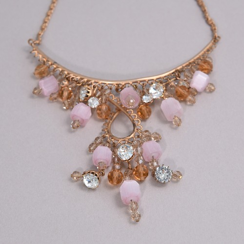 ガラスビーズネックレス