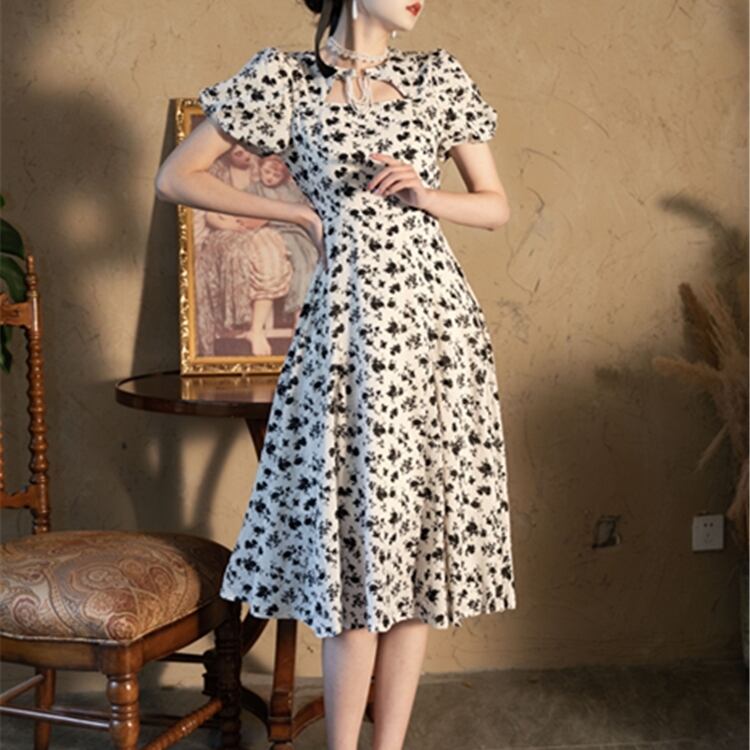 フラワーパターン クラシカルワンピース M1311 By Colette