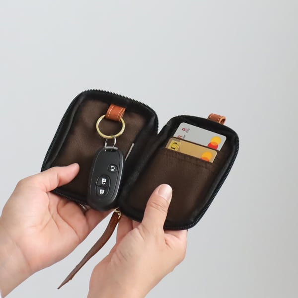 新作 Sサイズ 古布リメイク 酒袋 柿渋染め クッション入り キーケース