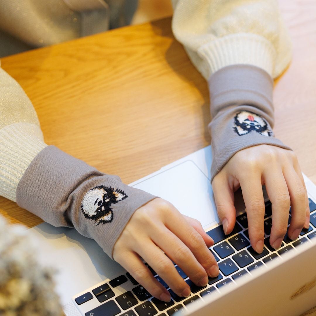 犬リストマフラー】チワワ／東かがわの手袋職人がつくった /222猫の日