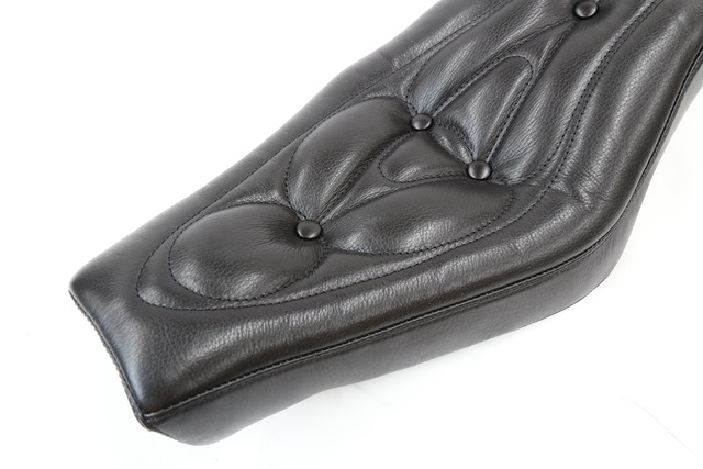 04-upスポーツスター専用コブラ ナロー チョッパーシート［DGパターン］Leahter/本革　(ss2u05)