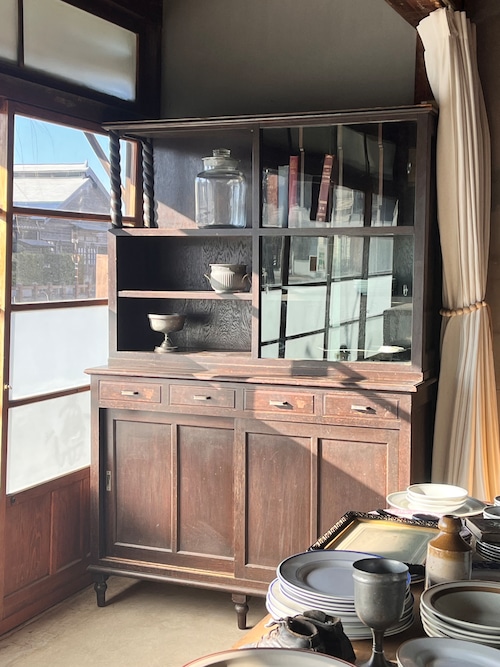 ブラックの書斎棚